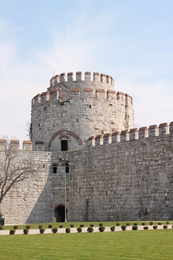 قلعة سبعة أبراج Ramparts of Yedikule Fortress (Yedikule Hisarı)